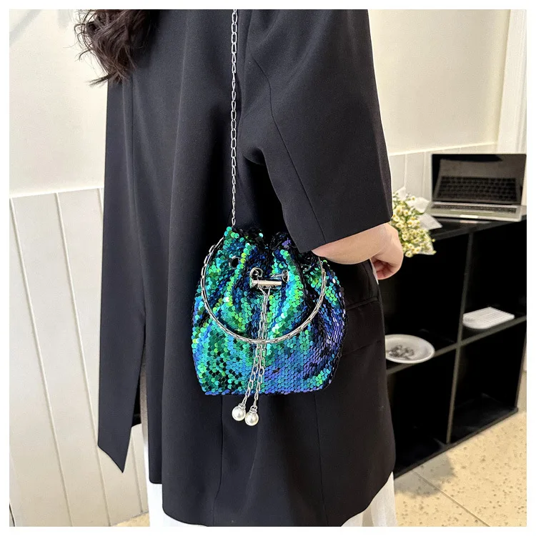 GREEN SEQUIN BUCKET CROSSBODY BAG - Image 4